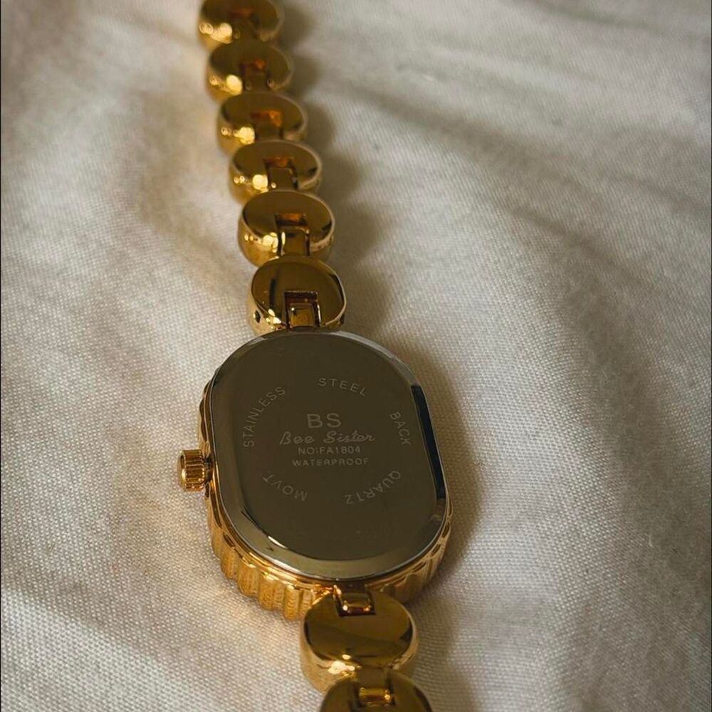 Vintage Gold Plated Rhinestone Oval Bracelet Watch - Picture 6 of 8